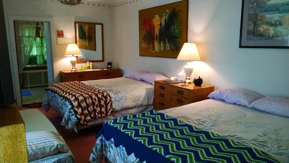 Fish & Loaves B&B - photo 4
