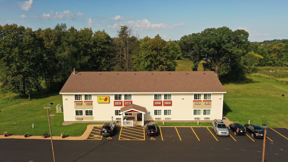 Super 8 by Wyndham Chisago City - photo 44