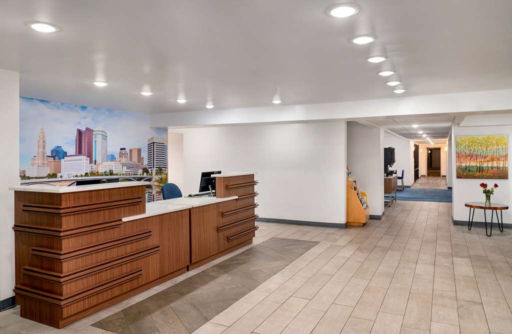 La Quinta Inn by Wyndham Columbus Airport Area - photo 8