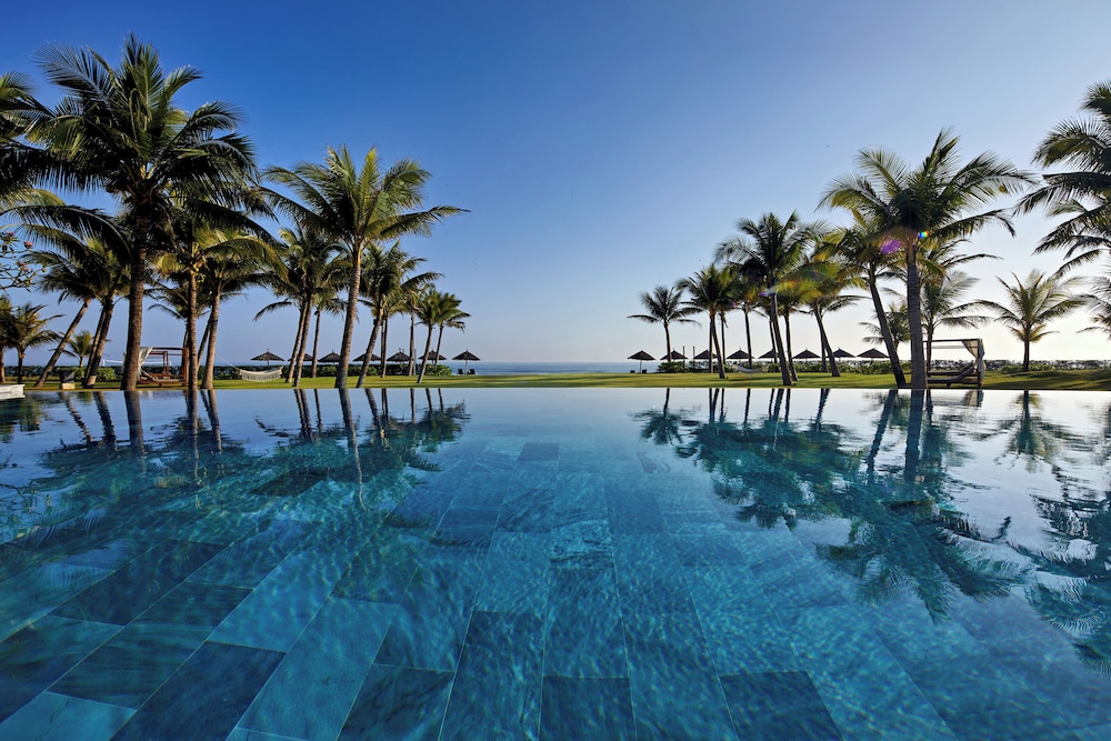 Royal Beachfront Villas Danang — 5-Star Luxury Hotel in Da Nang, Vietnam