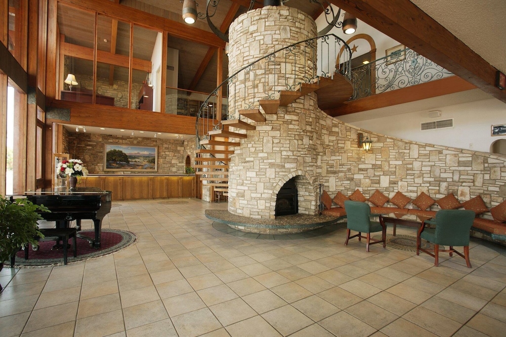 Inn of the Hills Resort and Conference Center - photo 2