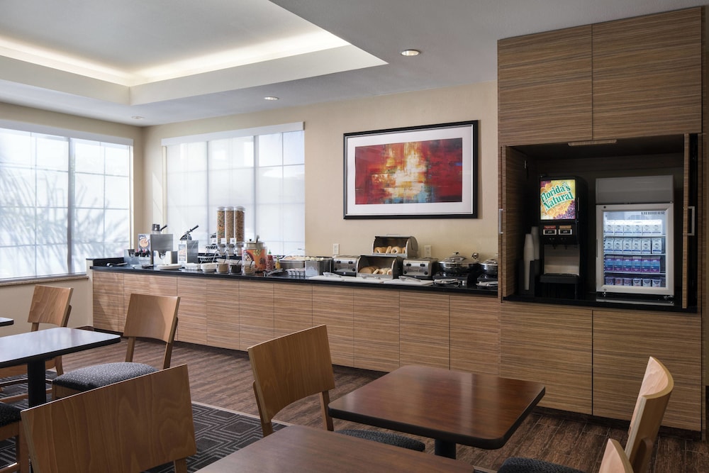 TownePlace Suites by Marriott San Diego Vista - photo 18
