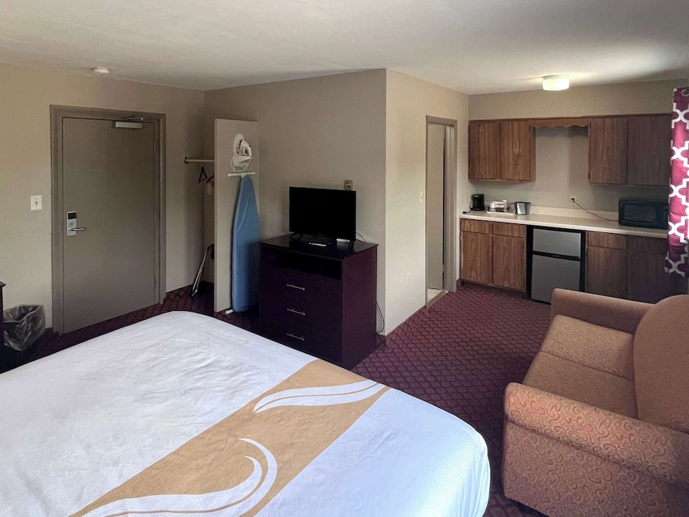Rodeway Inn & Suites Hershey Chocolate Avenue - photo 33