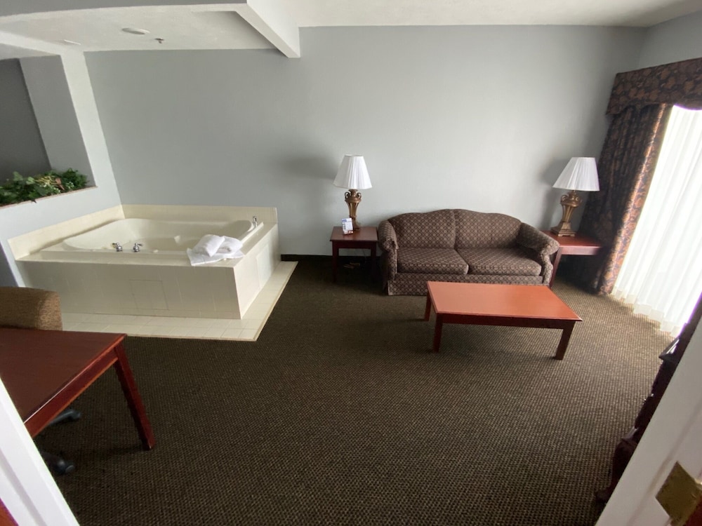 Lakeside Resort and Conference Center - photo 8