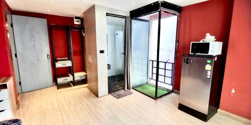 Hash Apartment Silom Soi 3 hip and funky with rooftop view