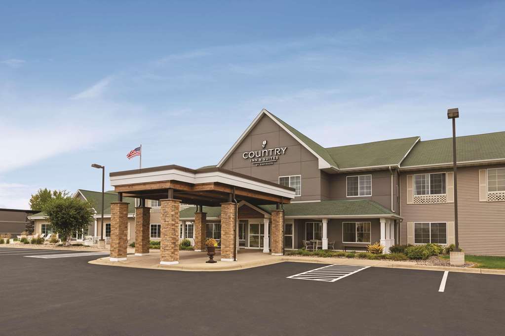 Country Inn & Suites by Radisson Willmar MN — hotel in Willmar