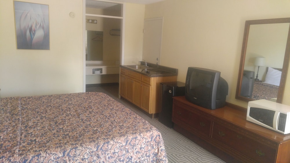 Americourt Extended Stays - photo 7
