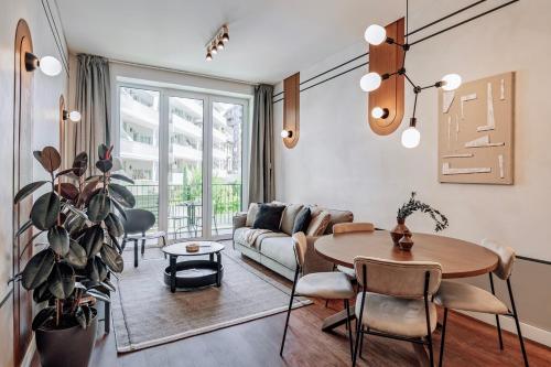 Rosales 1 bedroom and balcony in Santo António — 4-Star Luxury Hotel in Lisbon, Portugal