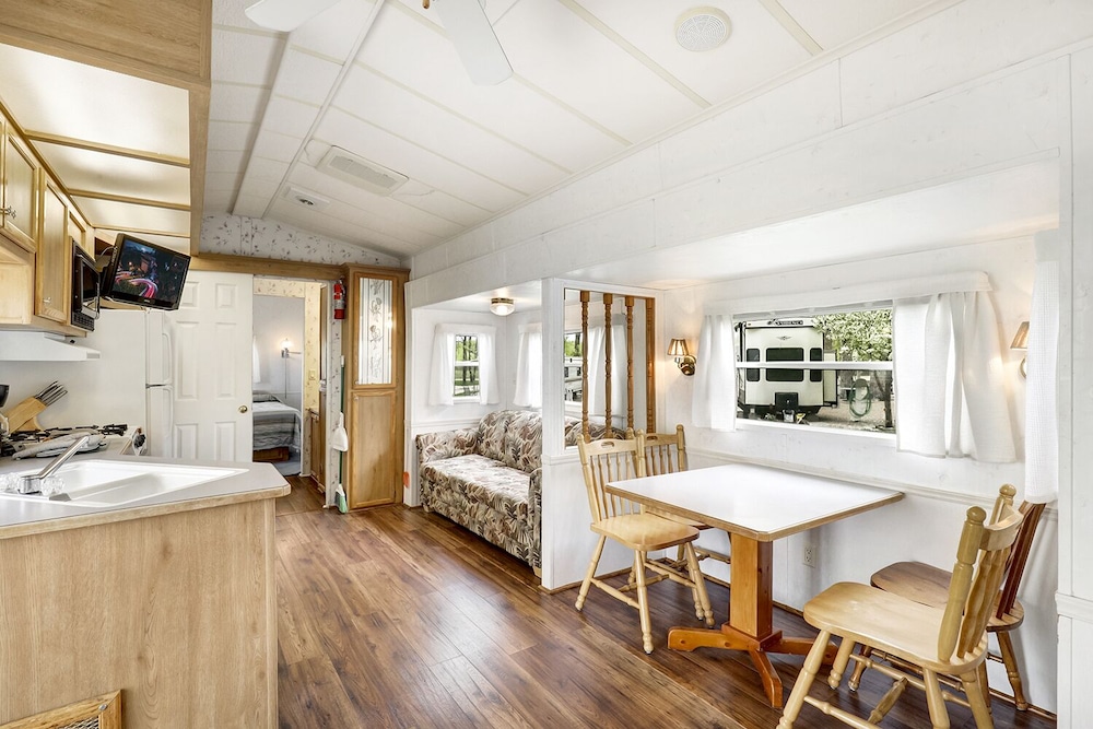 Swan Lake Resort & Campground - photo 14