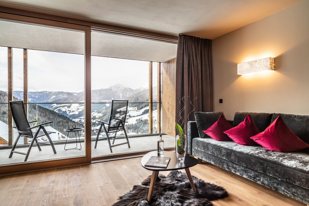 Boutique Hotel Kircher - carbon neutral hotel in Sarentino