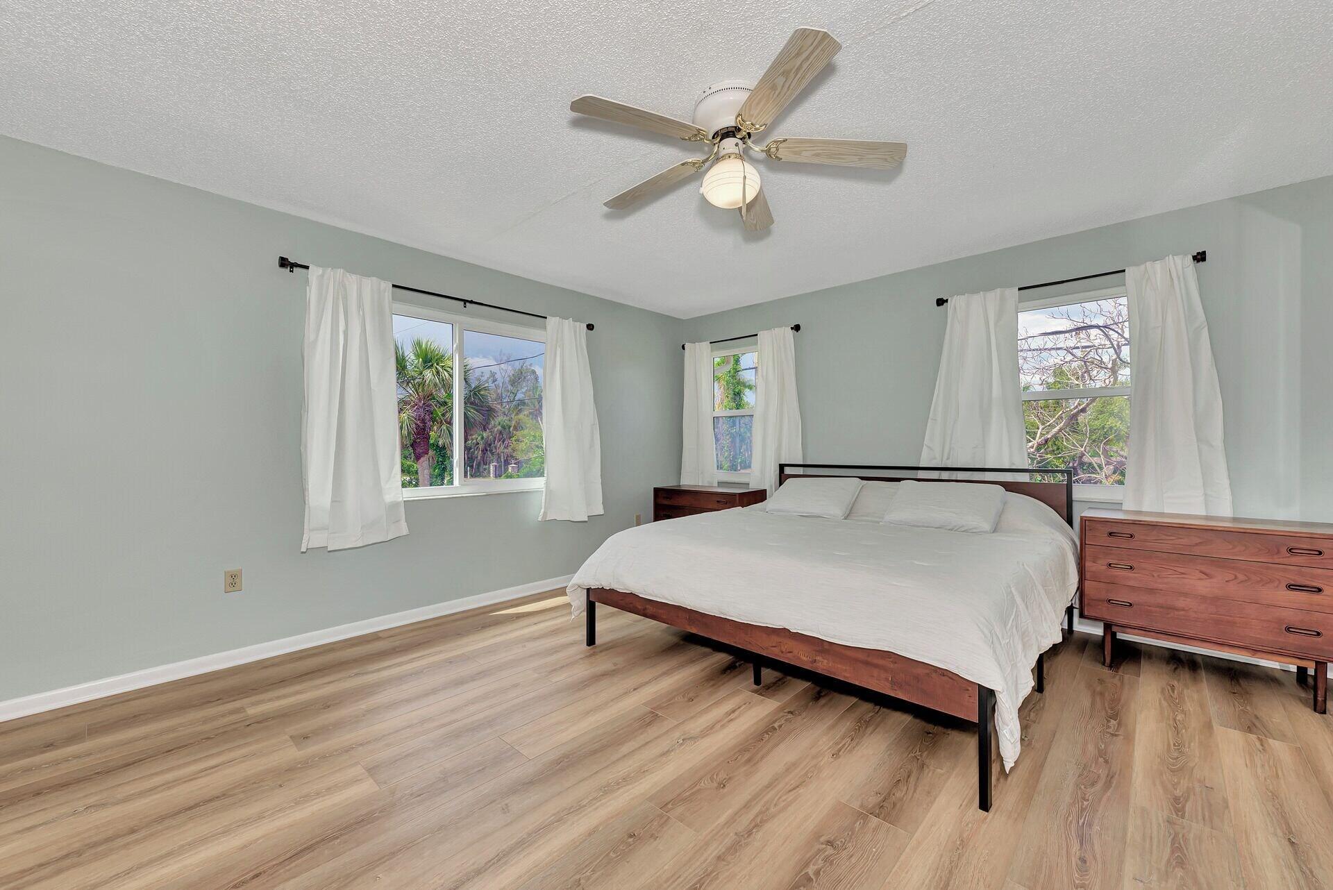 Beachside Bliss Family Friendly — Englewood