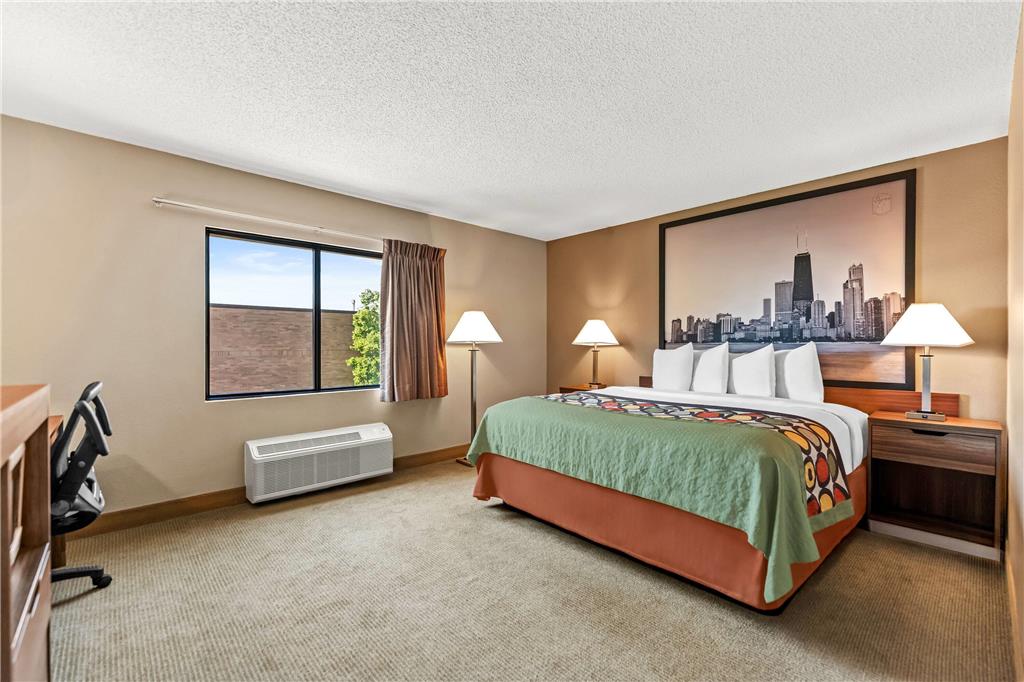 Super 8 by Wyndham Elgin - photo 20