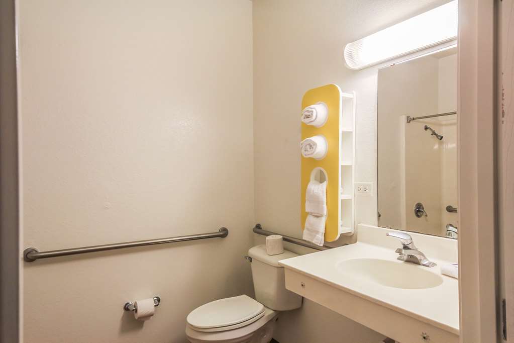 Motel 6 New Braunfels - photo 22