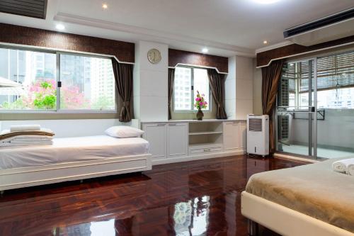 Clean Comfy Cozy easy to go Siam Paragon and Chatuchak Market