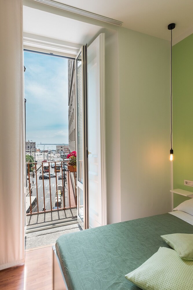 B&B Monserrato — 4-Star Luxury Hotel in Naples, Italy