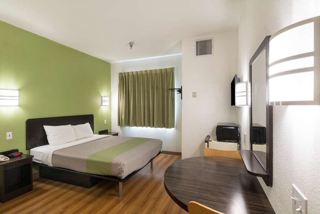 Motel 6 Hillsboro TX - photo 23