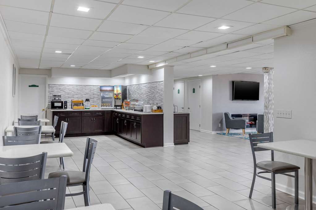 Suburban Extended Stay Hotel At The University - photo 27