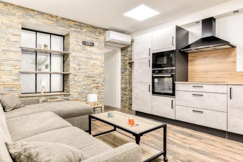 CA’tAc Palais 1 Standing Clim RDC Fibre in Carcassonne, France