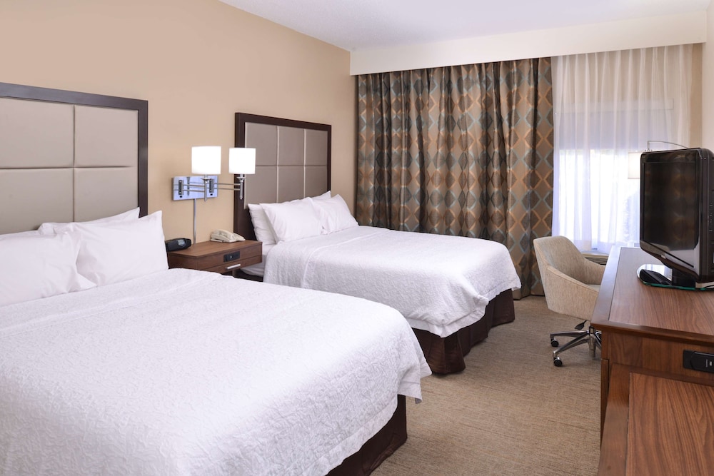 Hampton Inn Carbondale - photo 6
