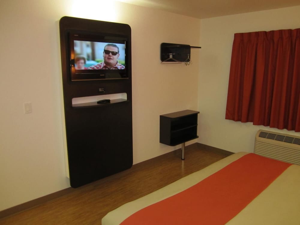 Motel 6 Anaheim CA - photo 8