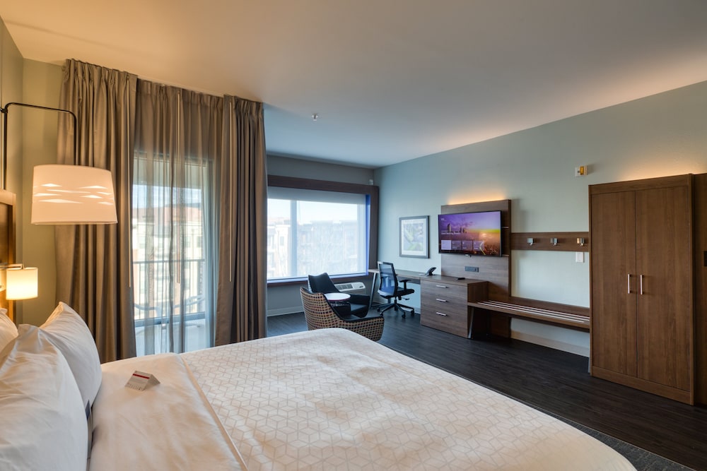 Holiday Inn Express & Suites Charlotte South End by IHG - photo 19