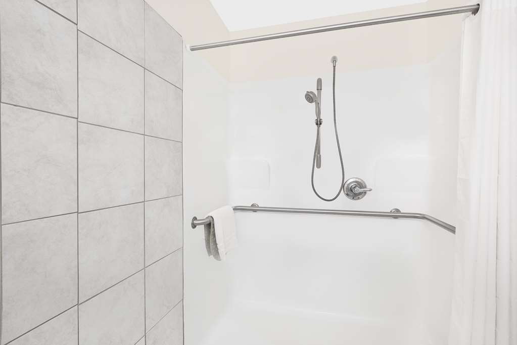 Microtel Inn & Suites by Wyndham Colfax Newton - photo 12