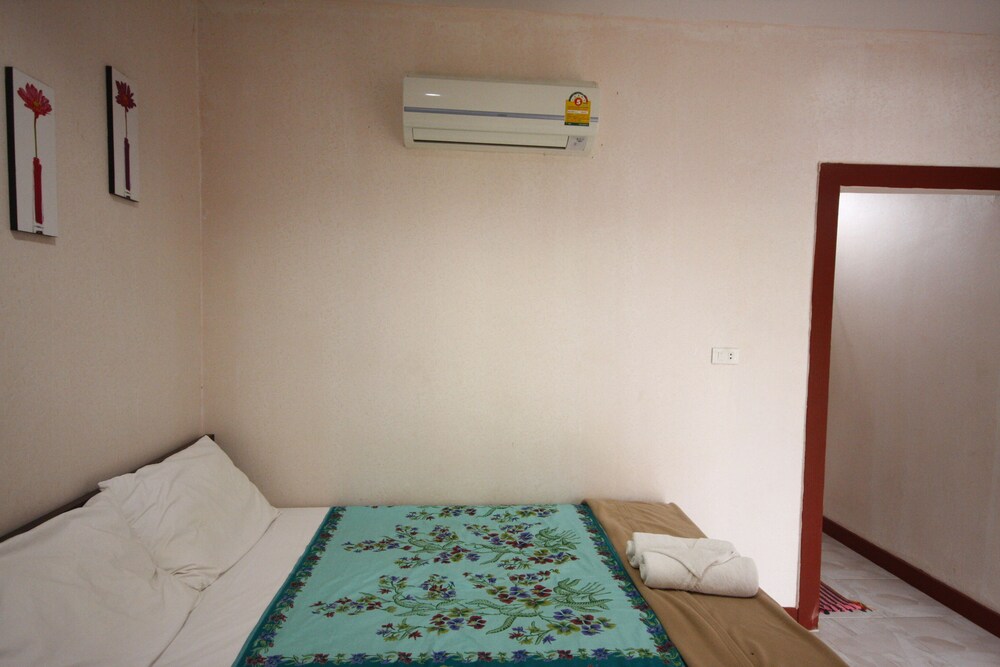 Bantontong — Unknown City — photo 5