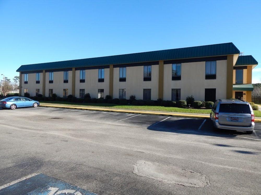 University Inn South Carolina - photo 2