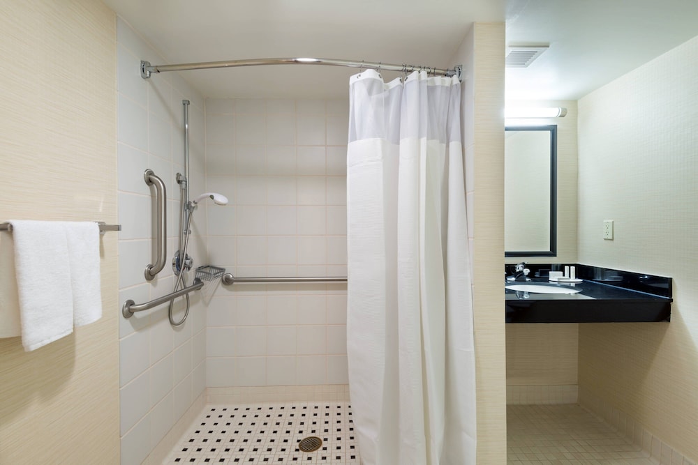 Fairfield Inn & Suites by Marriott Louisville Downtown - photo 13