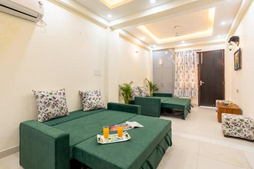 Homlee Vasundhara 5BHK with Terrace — 4-Star Luxury Hotel in Ghaziabad, India