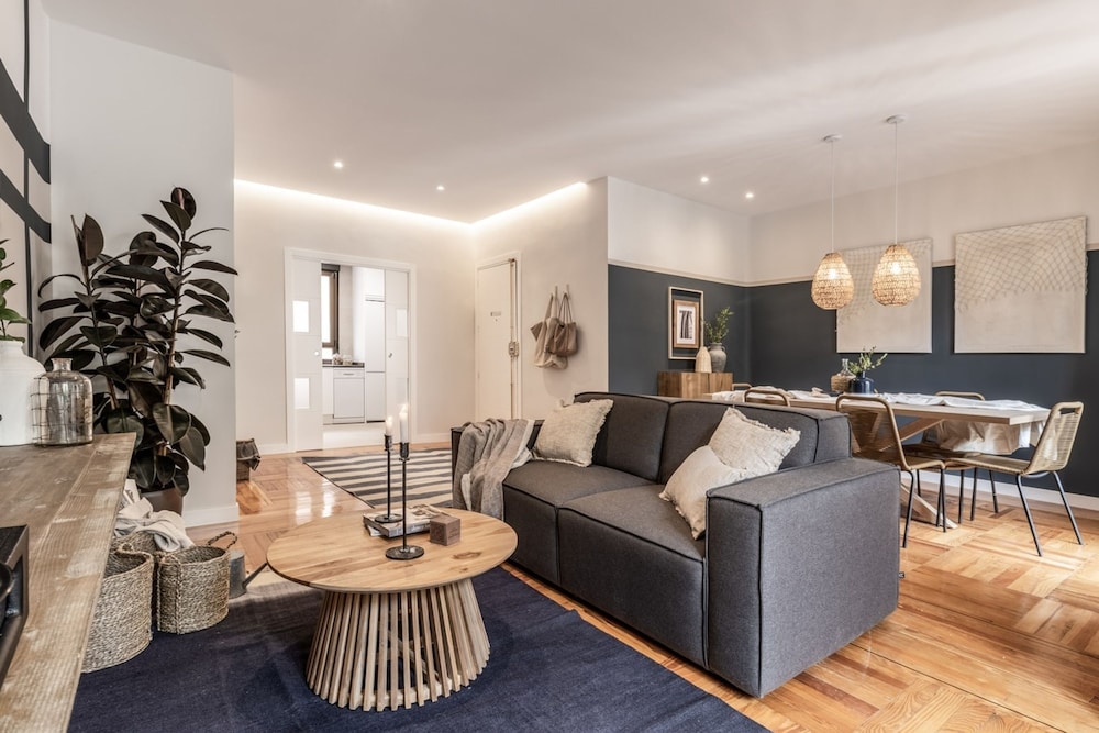 Sebastiano 3 Bedrooms and Balcony in Almagro hotel Trafalgar Madrid