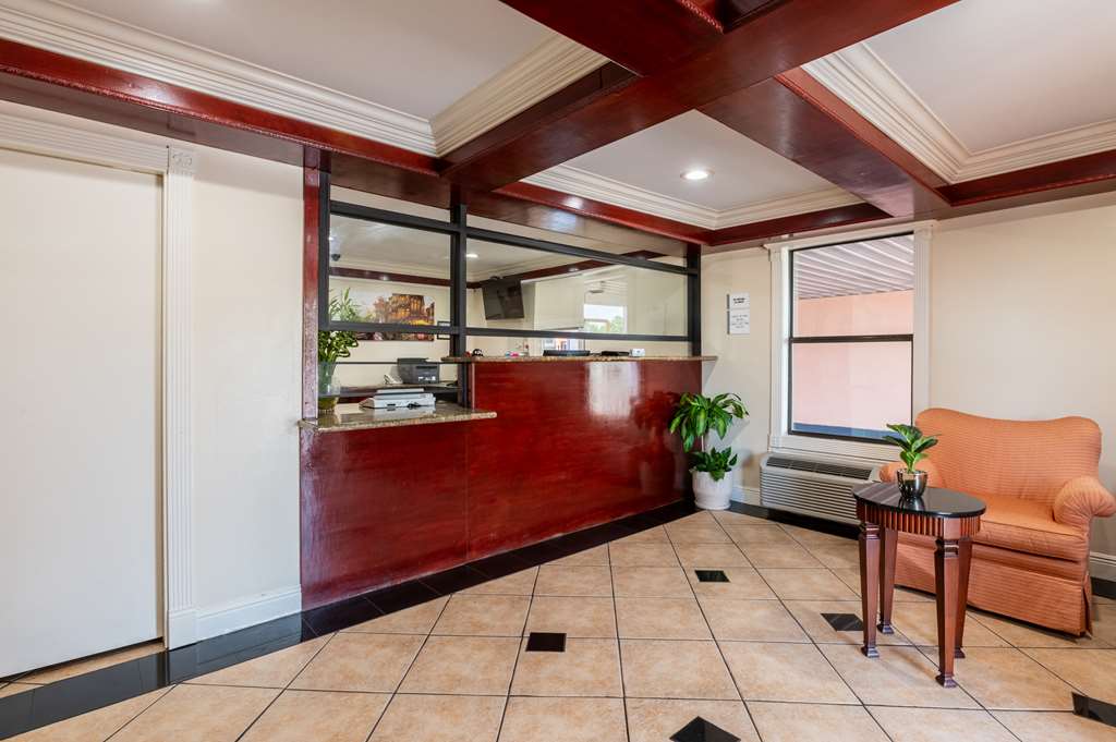 Relax Inn and Suites - photo 10