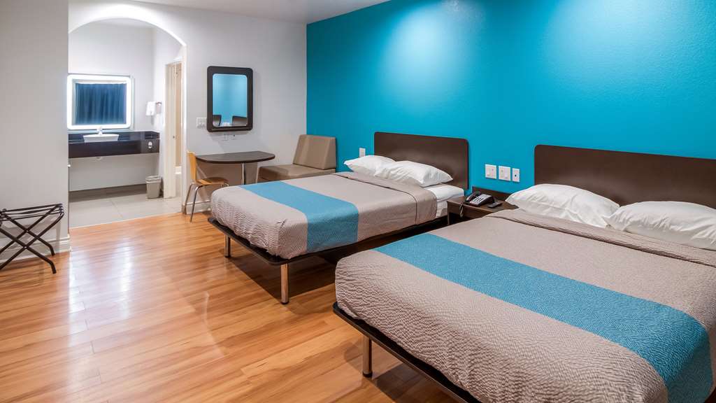 Motel 6 Houston TX North - photo 18