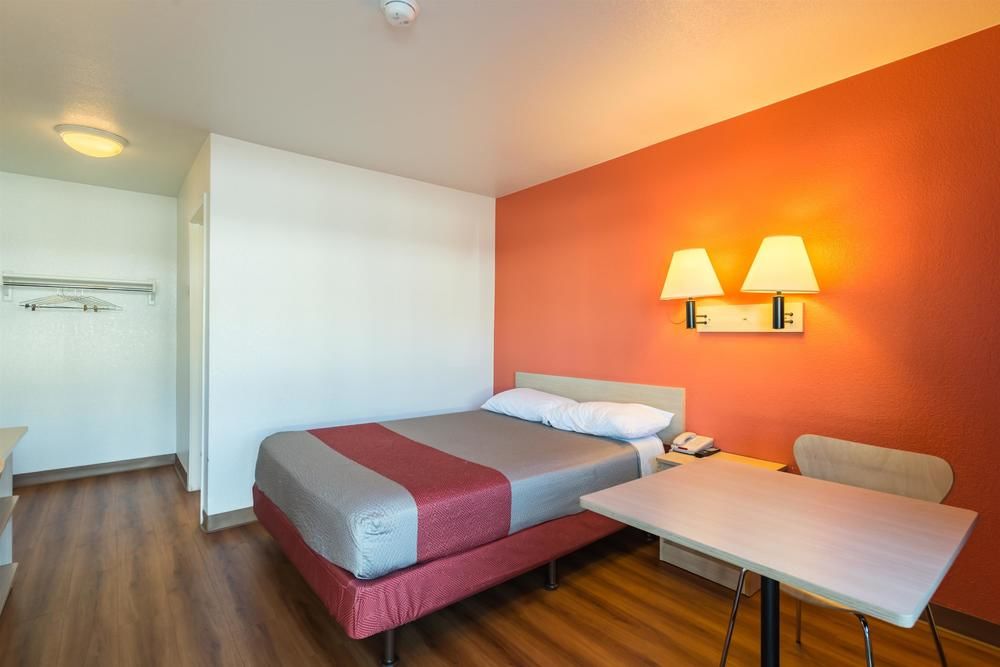 Motel 6 Reno West - photo 12