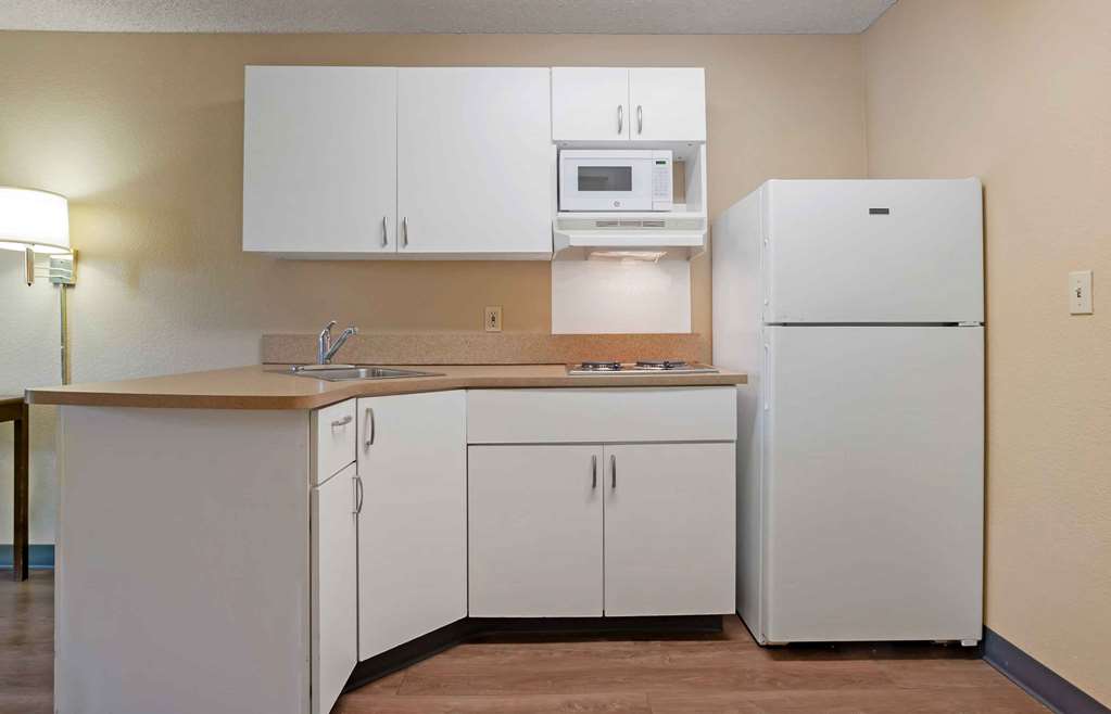 Extended Stay America Suites Los Angeles Torrance Harborgate - photo 19