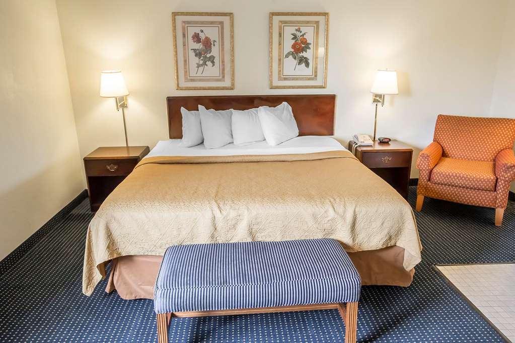 Quality Inn Dundee - photo 18
