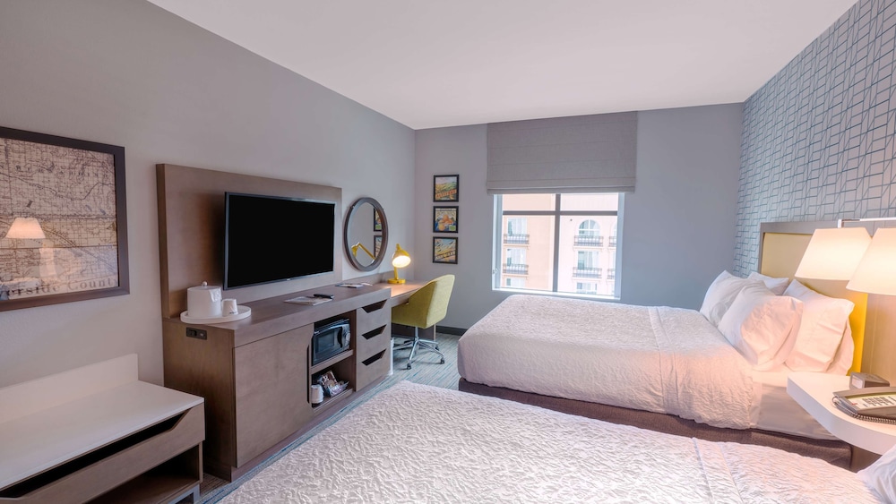 Hampton Inn Riverside Downtown - photo 9