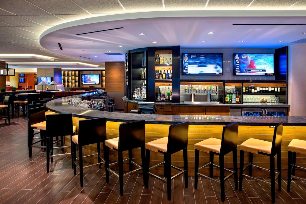 Newark Liberty International Airport Marriott - photo 36