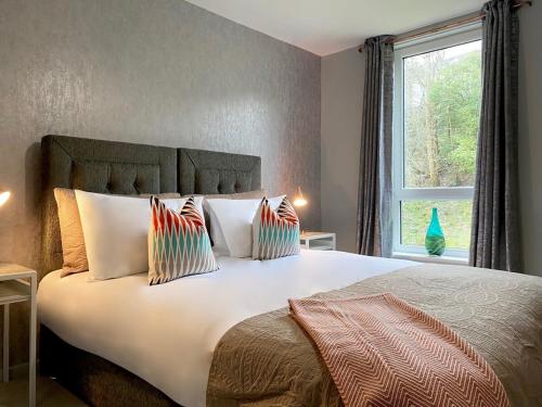 Beautiful West End Flat with Private Parking — 4-Star Luxury Hotel in Glasgow, United Kingdom