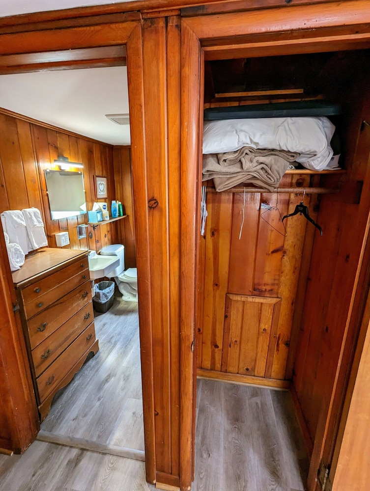 Riverside Motel - photo 28