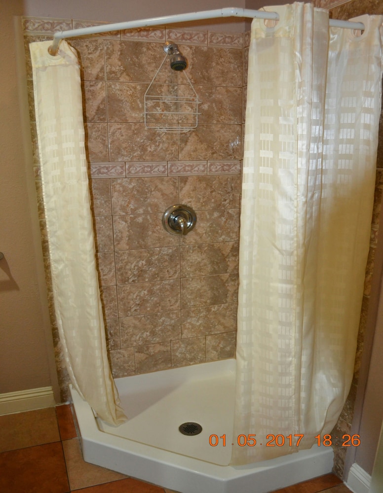 Monterey Inn Hotel - photo 44
