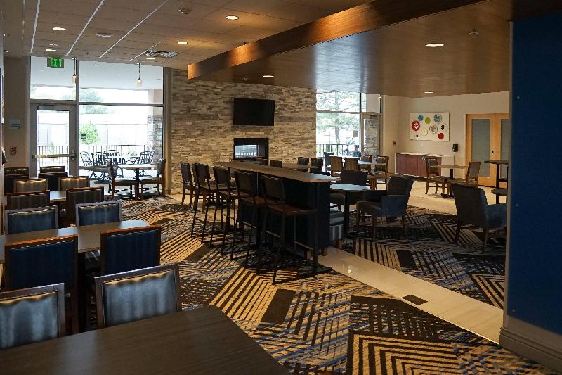 Holiday Inn Express & Suites Denver Aurora Medical Campus by IHG - photo 33