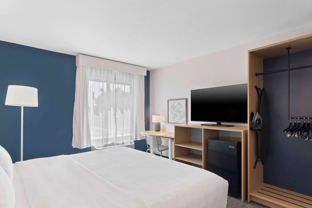 Spark by Hilton Orlando near SeaWorld - photo 15