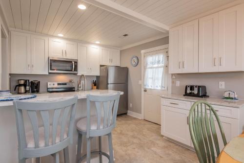 Dip Inn by Oak Island Accommodations - photo 28