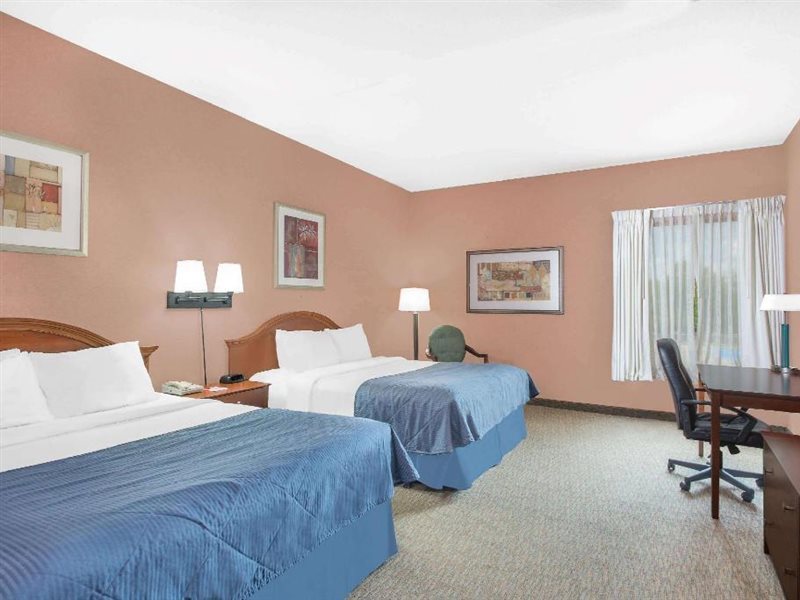 Howard Johnson by Wyndham Amherst Hadley - photo 19