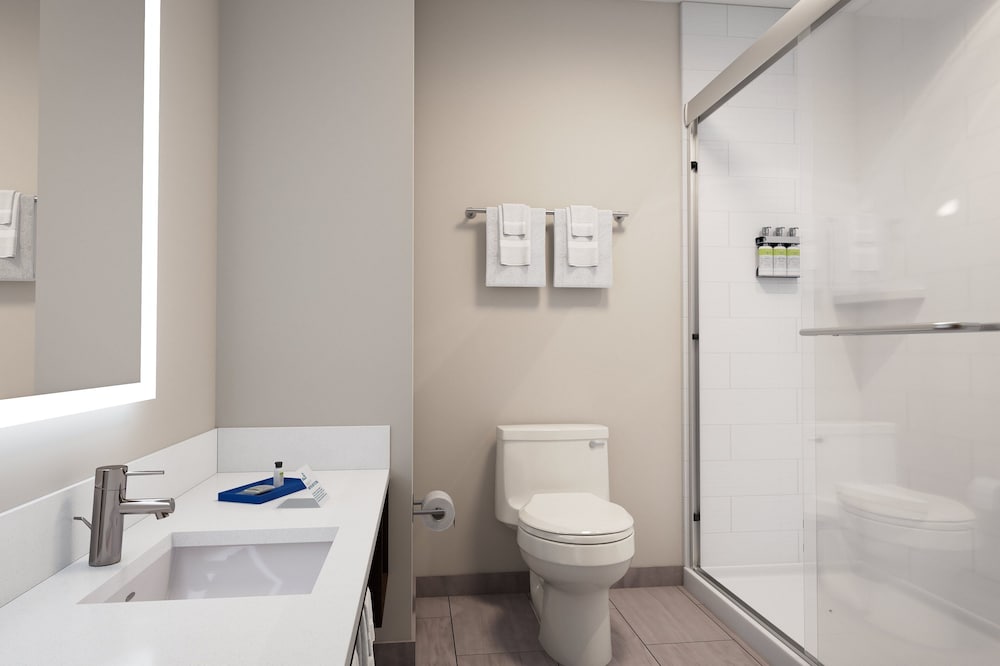 Holiday Inn Express & Suites Springdale Fayetteville Area - photo 18