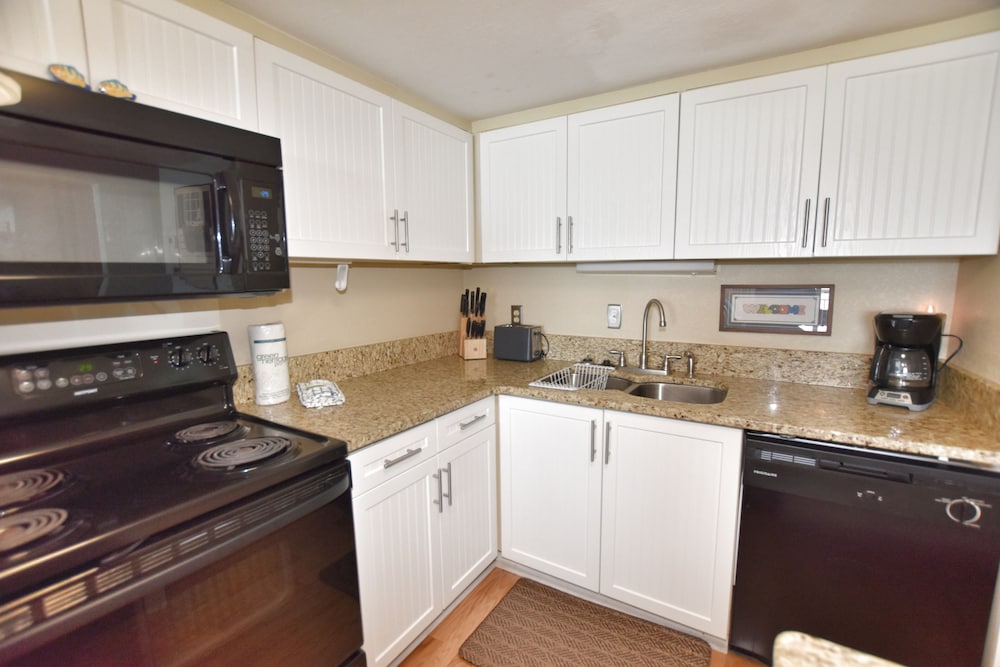 0401 Waters Edge Resort 3 Bedroom Condo by RedAwning - photo 18