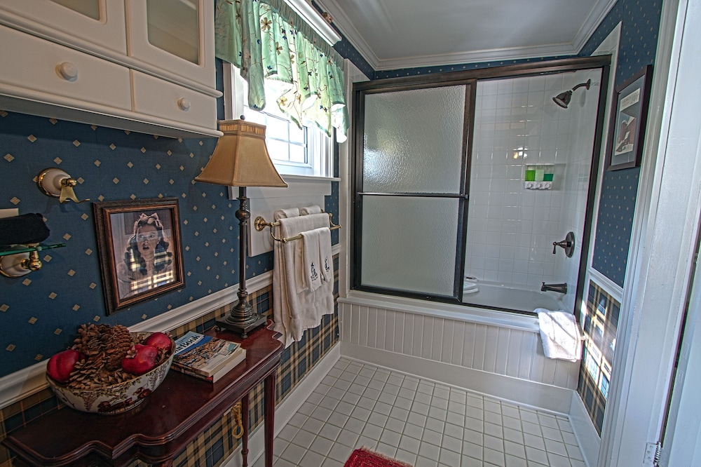 Phineas Swann Inn & Spa - photo 135