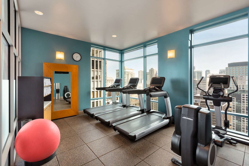 Hilton Chicago Magnificent Mile Suites - photo 39