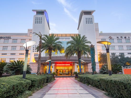 Shenshi Bridge Hotel in Xushan, People's Republic of China